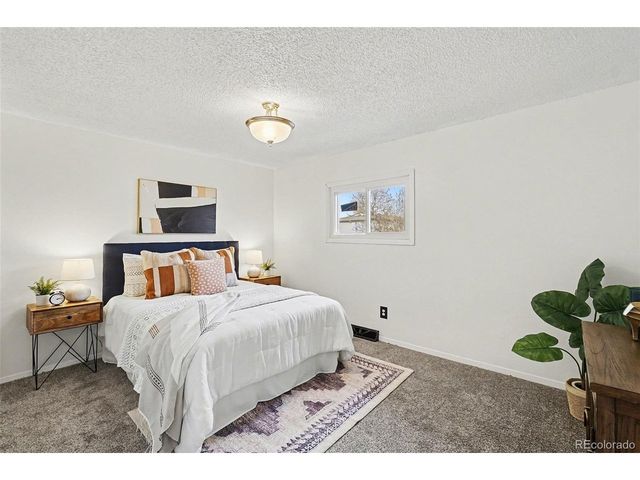 2307 S Colorado Ave, Loveland, CO 80537