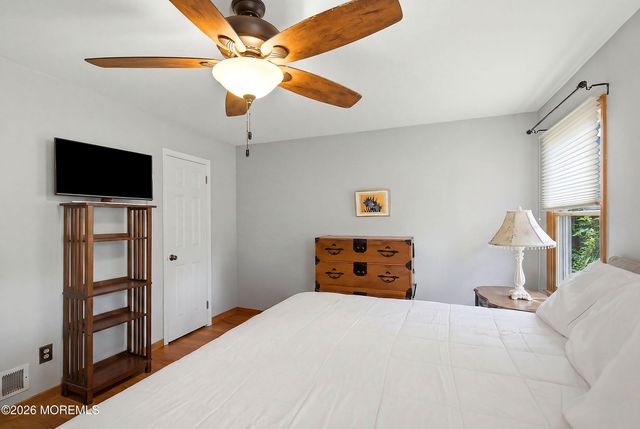 15 Honeysuckle Way, Howell, NJ 07731