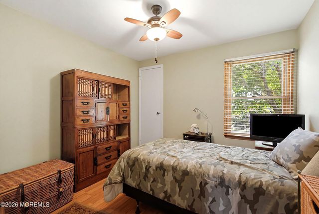 15 Honeysuckle Way, Howell, NJ 07731