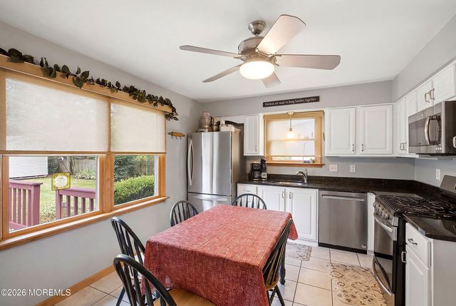 15 Honeysuckle Way, Howell, NJ 07731