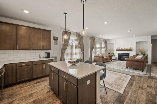 1901 Aztec Avenue, Shakopee, MN 55379