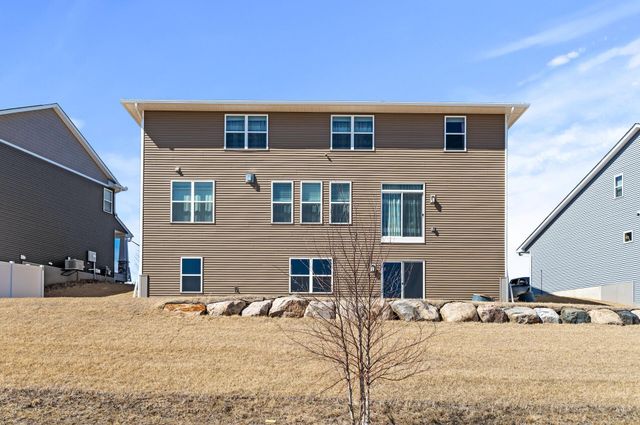 1901 Aztec Avenue, Shakopee, MN 55379