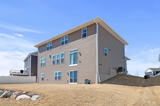 1901 Aztec Avenue, Shakopee, MN 55379