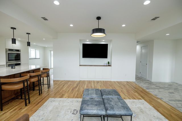 1342 Hickman Rd, Hickman, CA 95323