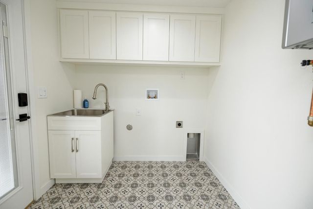 1342 Hickman Rd, Hickman, CA 95323