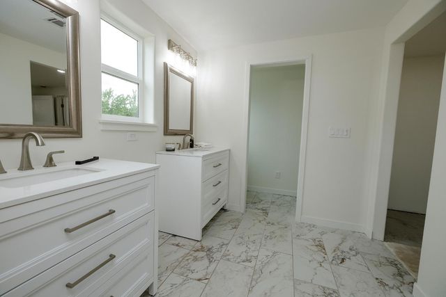 1342 Hickman Rd, Hickman, CA 95323