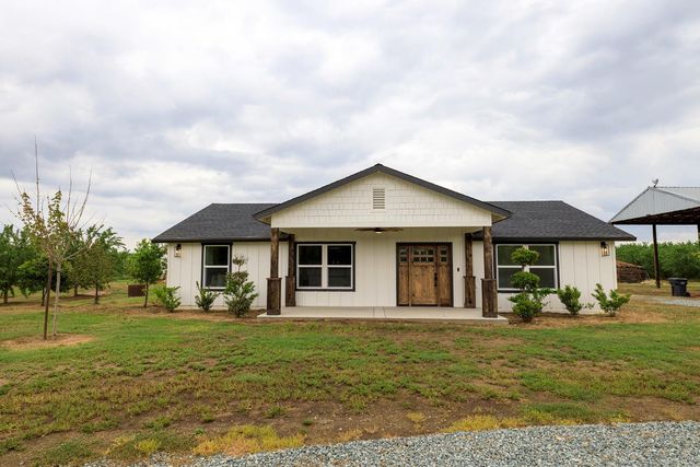 1342 Hickman Rd, Hickman, CA 95323