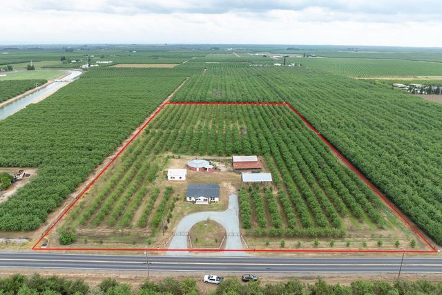 1342 Hickman Rd, Hickman, CA 95323