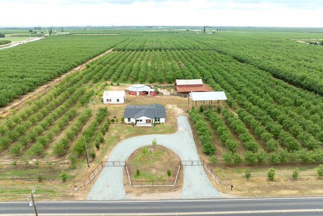 1342 Hickman Rd, Hickman, CA 95323