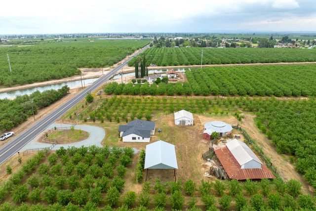 1342 Hickman Rd, Hickman, CA 95323