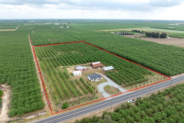 1342 Hickman Rd, Hickman, CA 95323