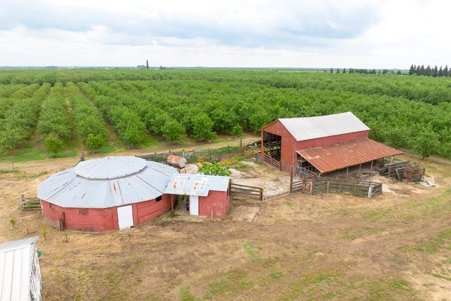 1342 Hickman Rd, Hickman, CA 95323