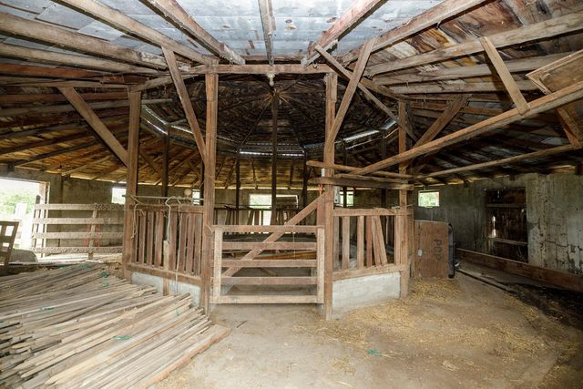 1342 Hickman Rd, Hickman, CA 95323