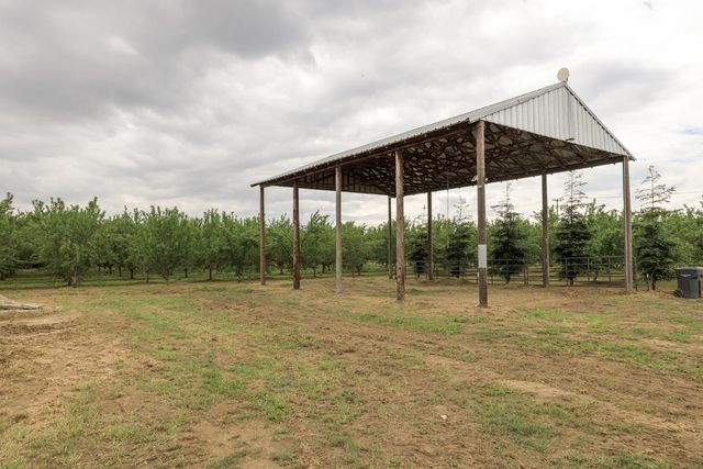 1342 Hickman Rd, Hickman, CA 95323