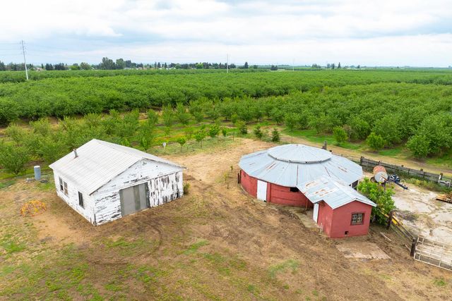 1342 Hickman Rd, Hickman, CA 95323