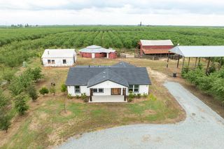 1342 Hickman Rd, Hickman, CA 95323