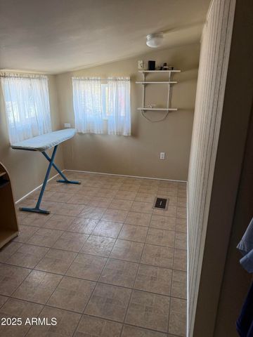 301 S SIGNAL BUTTE Road FRNT, Apache Junction, AZ 85120