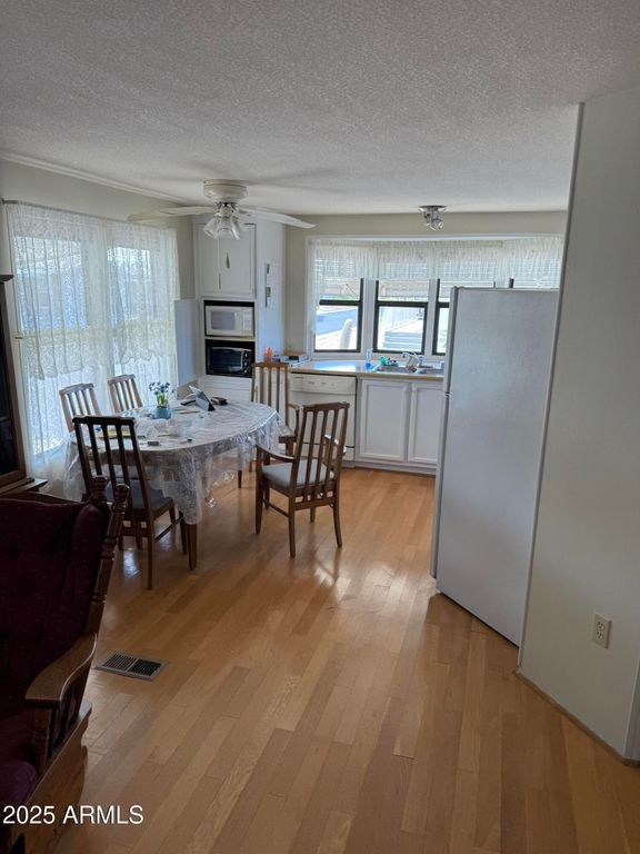 Image 7 of property listing at 301 S SIGNAL BUTTE Road FRNT, Apache Junction, AZ 85120