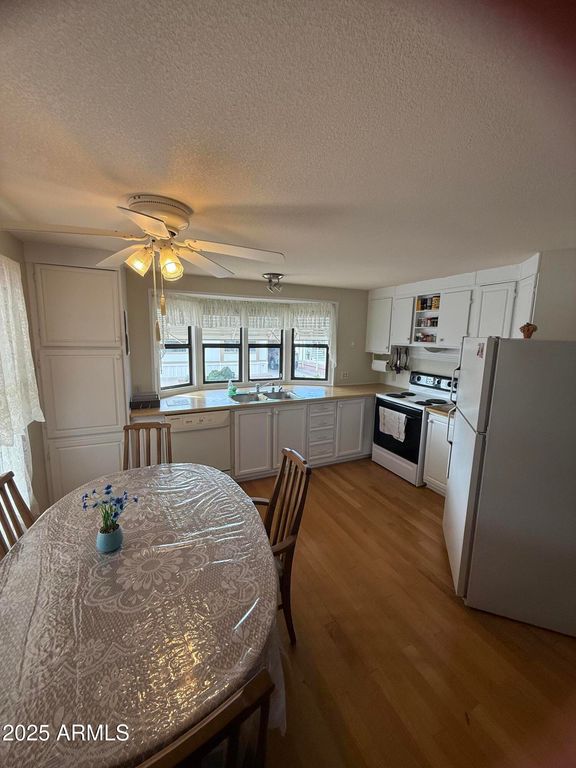 Image 8 of property listing at 301 S SIGNAL BUTTE Road FRNT, Apache Junction, AZ 85120