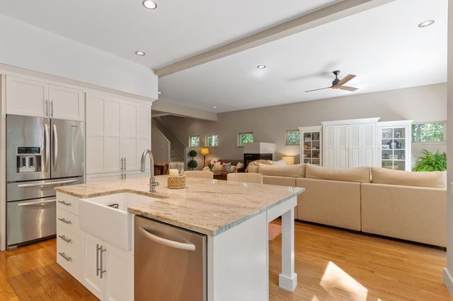127 Boxwood Lane, Dover, NH 03820