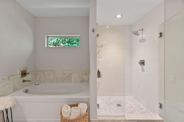 127 Boxwood Lane, Dover, NH 03820