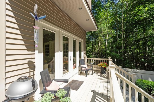 127 Boxwood Lane, Dover, NH 03820