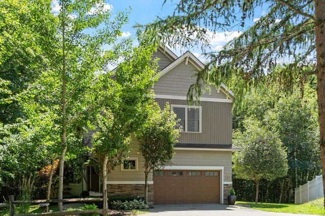 127 Boxwood Lane, Dover, NH 03820