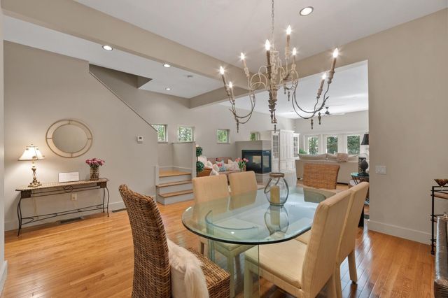 127 Boxwood Lane, Dover, NH 03820