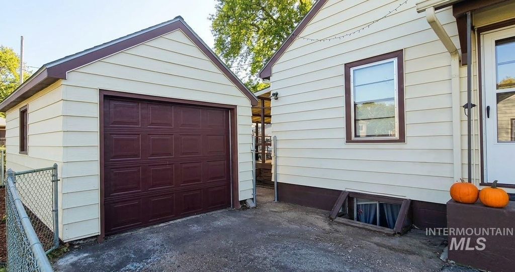 1618 13th Ave, Lewiston, ID 83501 photo 2