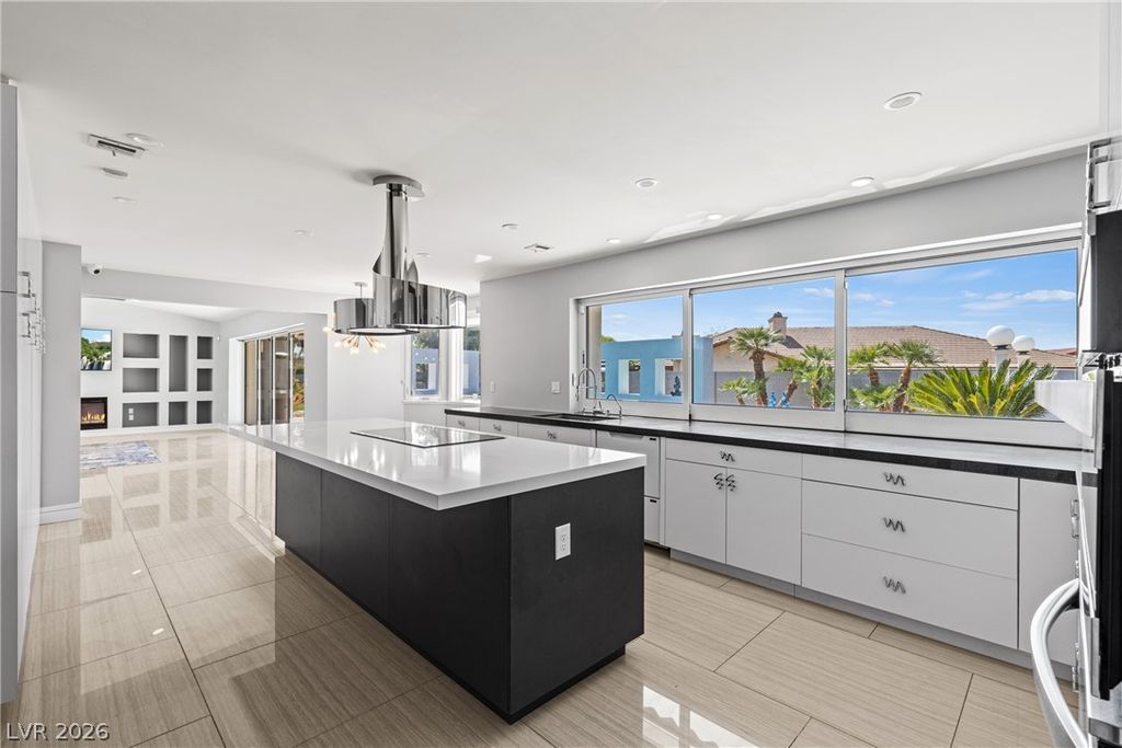 Image 12 of property listing at 7575 Coley Avenue, Las Vegas, NV 89117
