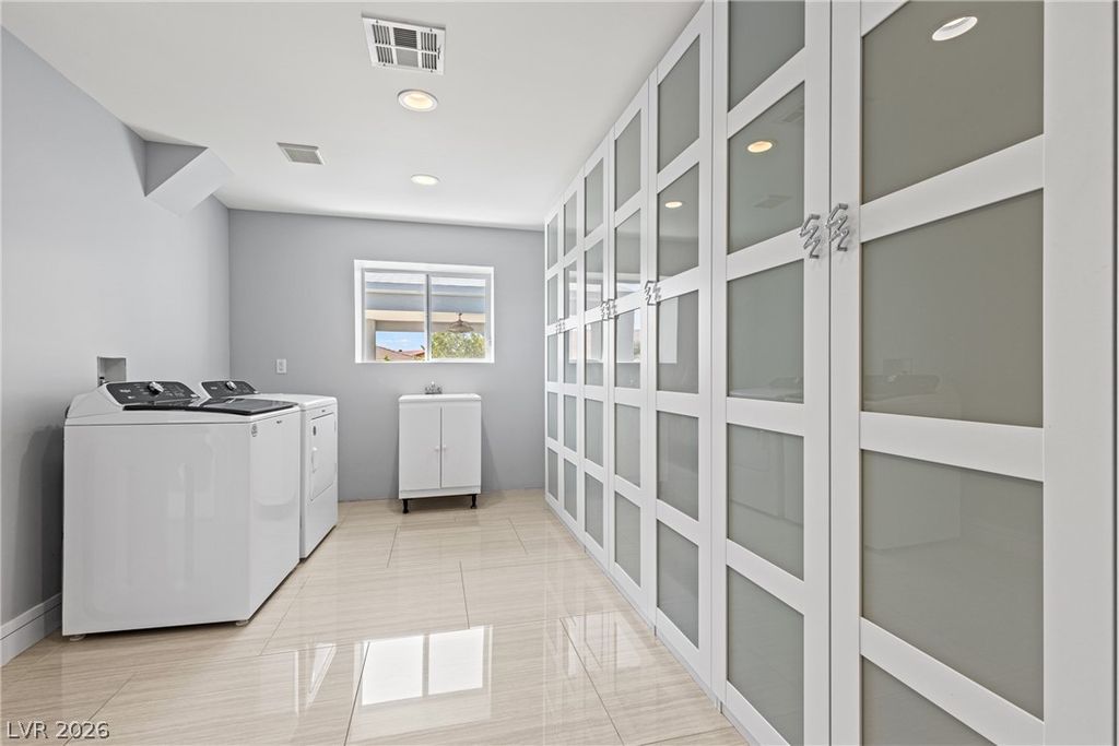 Image 14 of property listing at 7575 Coley Avenue, Las Vegas, NV 89117