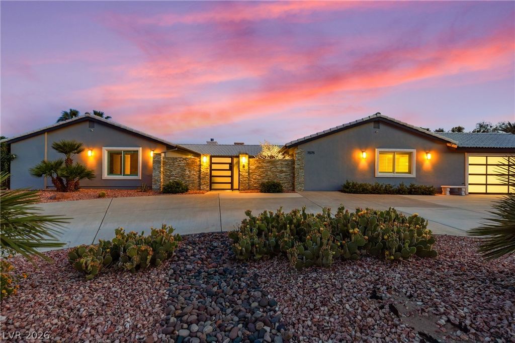 Image 3 of property listing at 7575 Coley Avenue, Las Vegas, NV 89117