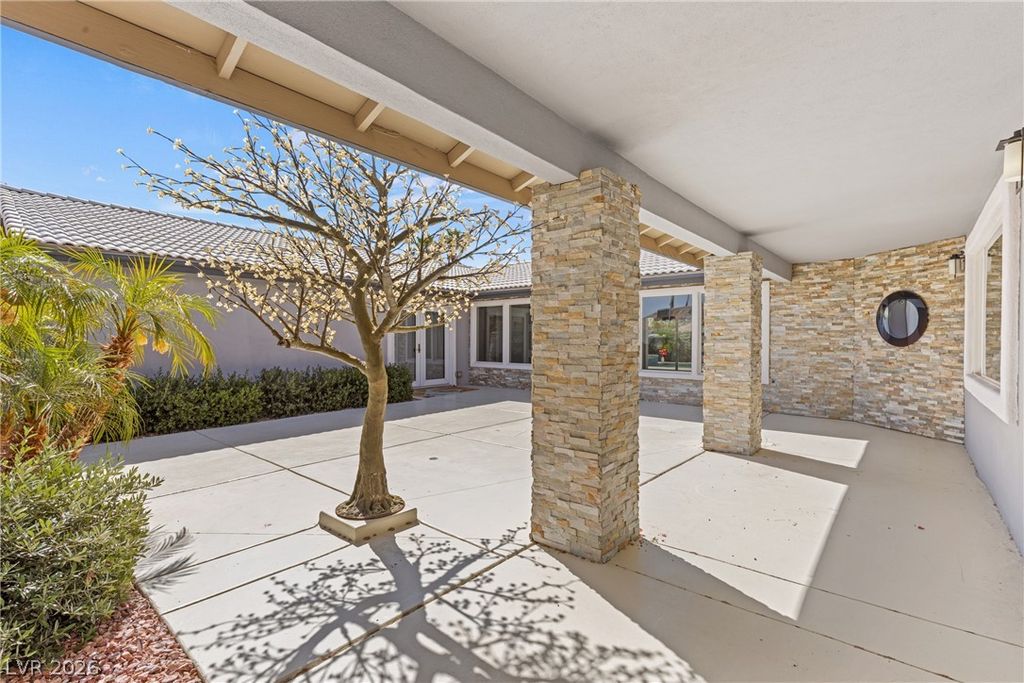 Image 5 of property listing at 7575 Coley Avenue, Las Vegas, NV 89117