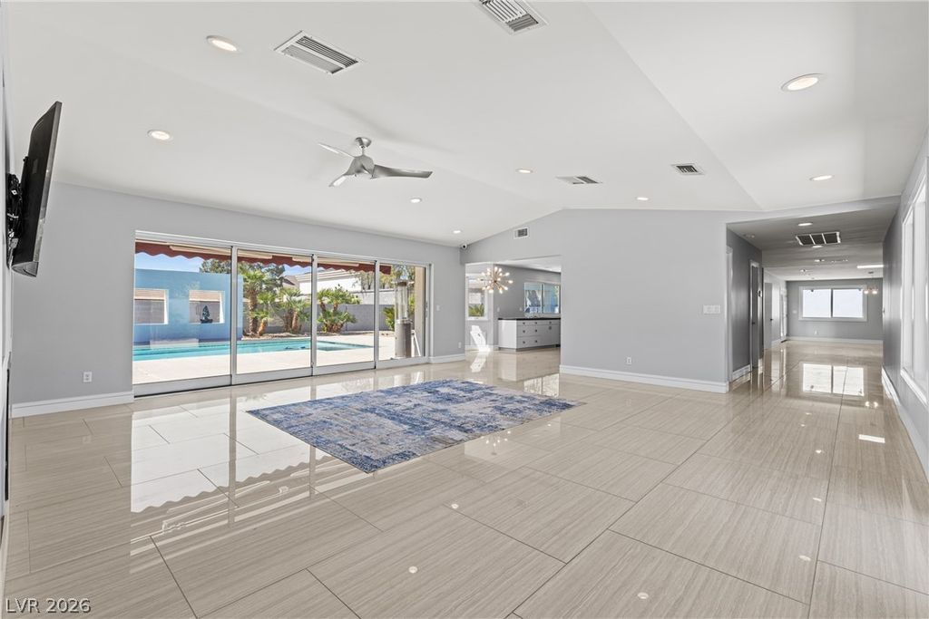 Image 6 of property listing at 7575 Coley Avenue, Las Vegas, NV 89117