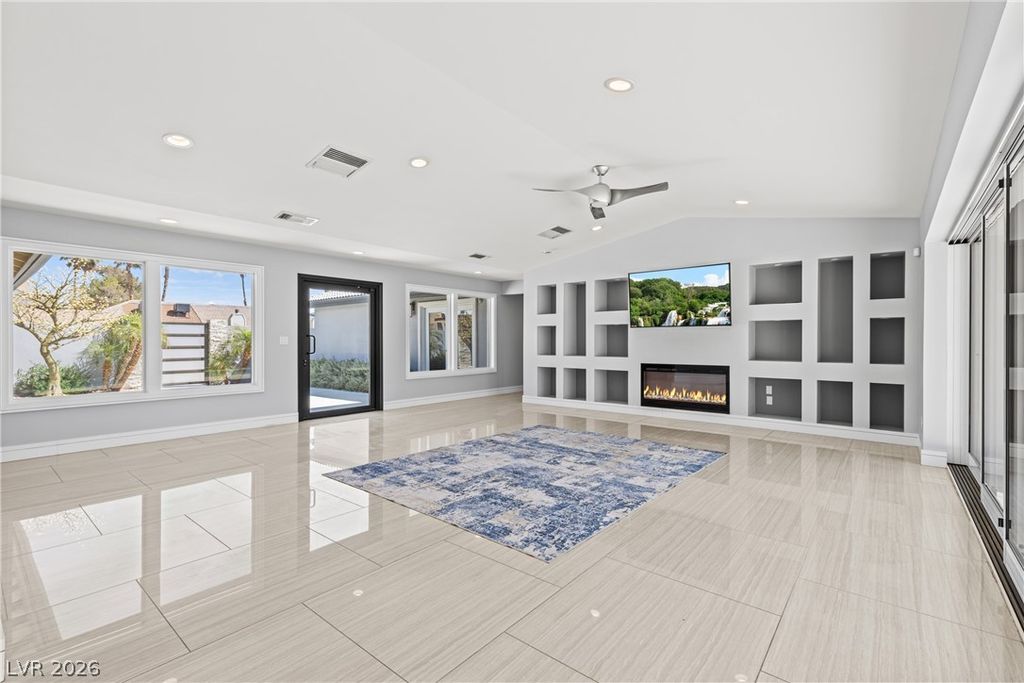 Image 8 of property listing at 7575 Coley Avenue, Las Vegas, NV 89117