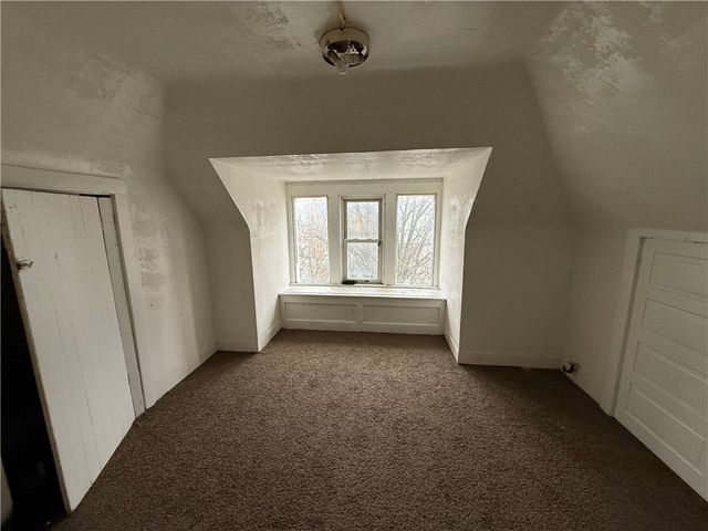 328 W Cunningham St, City Of But Sw, PA 16001