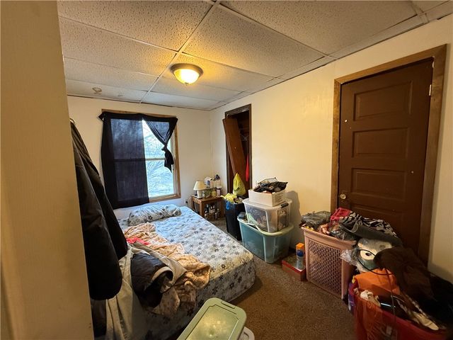 328 W Cunningham St, City Of But Sw, PA 16001