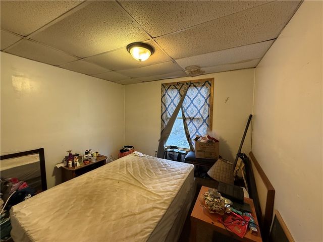 328 W Cunningham St, City Of But Sw, PA 16001