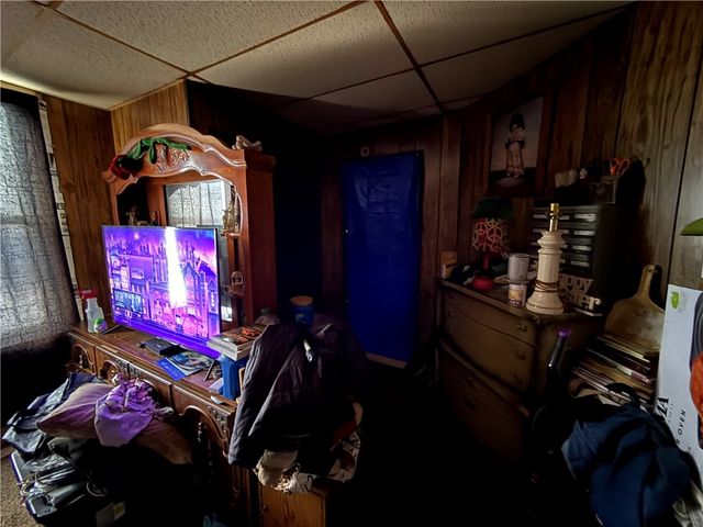 328 W Cunningham St, City Of But Sw, PA 16001