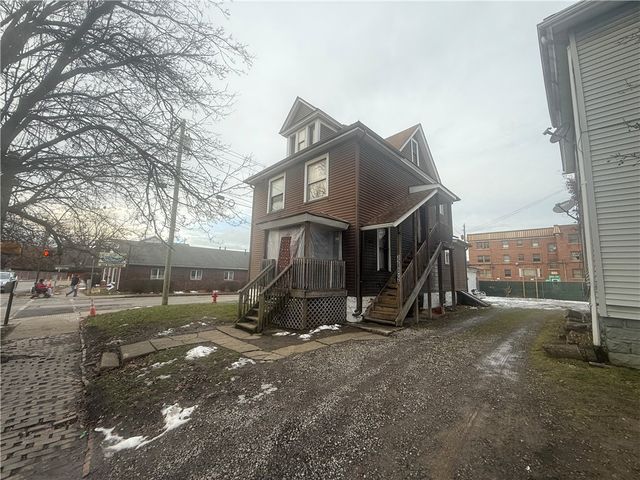 328 W Cunningham St, City Of But Sw, PA 16001