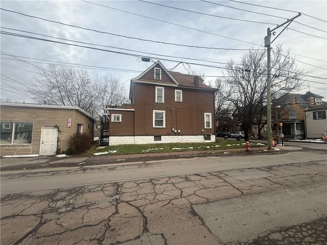 328 W Cunningham St, City Of But Sw, PA 16001