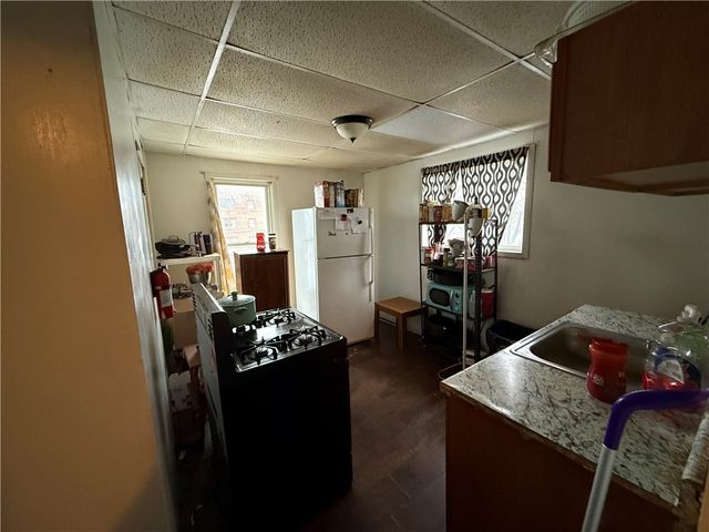 328 W Cunningham St, City Of But Sw, PA 16001