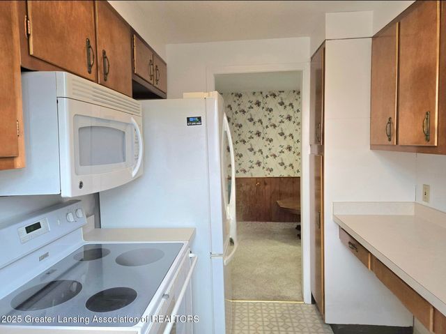 3014 Timber Drive, Lansing, MI 48917