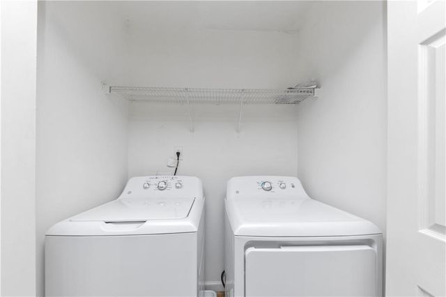 735 Crestwell SW Circle, Atlanta, GA 30331