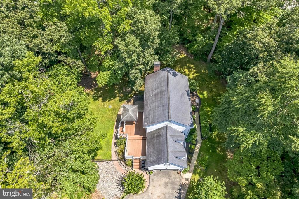 7504 LAKE SHORE DR, Owings, MD 20736