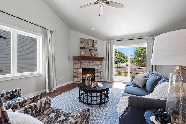 4996 BOXWOOD LANE, Appleton, WI 54913
