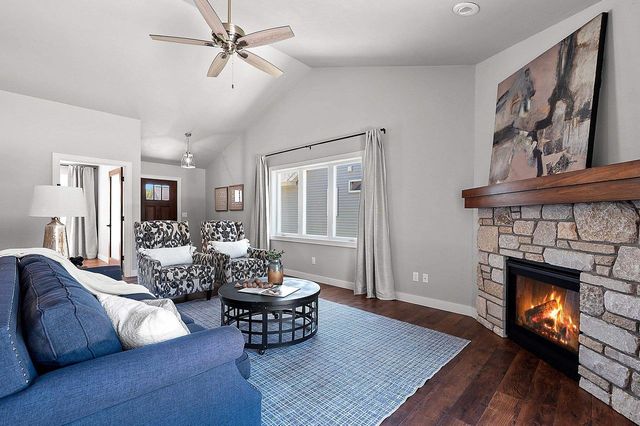 4996 BOXWOOD LANE, Appleton, WI 54913