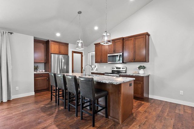 4996 BOXWOOD LANE, Appleton, WI 54913
