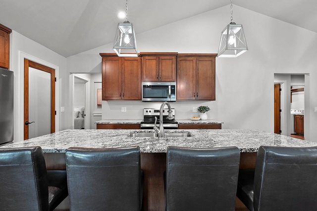 4996 BOXWOOD LANE, Appleton, WI 54913