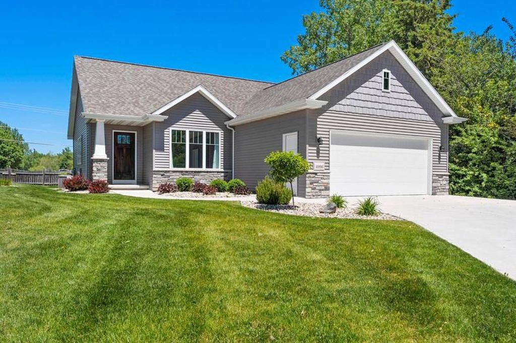 4996 BOXWOOD LANE, Appleton, WI 54913